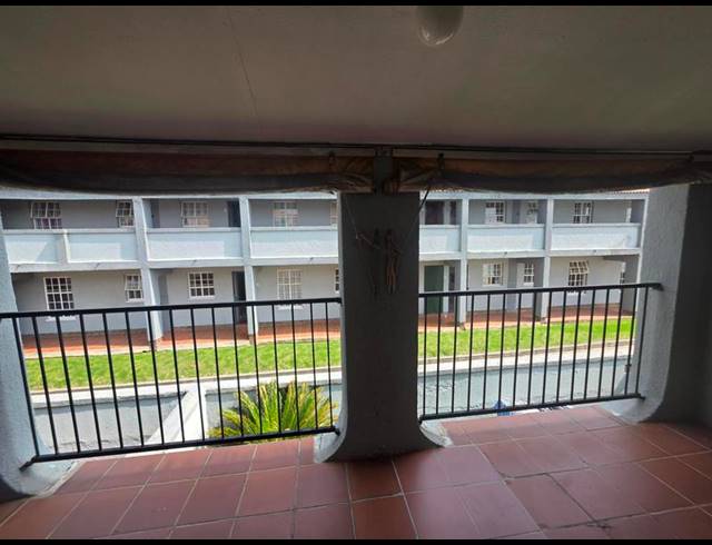 2 BEDROOM APARTMENT FOR SALE IN PARKDENE